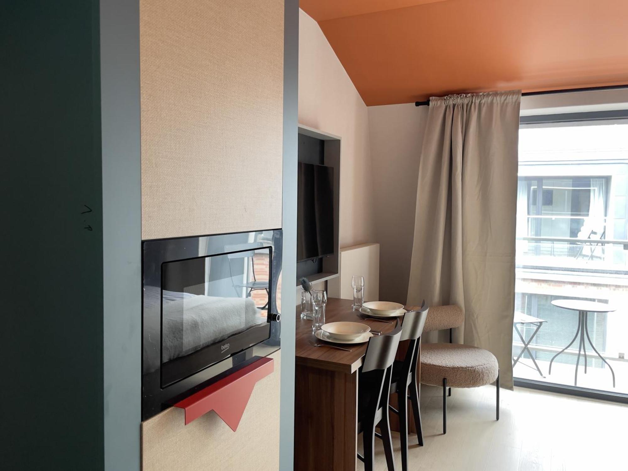 Apartment Ironique